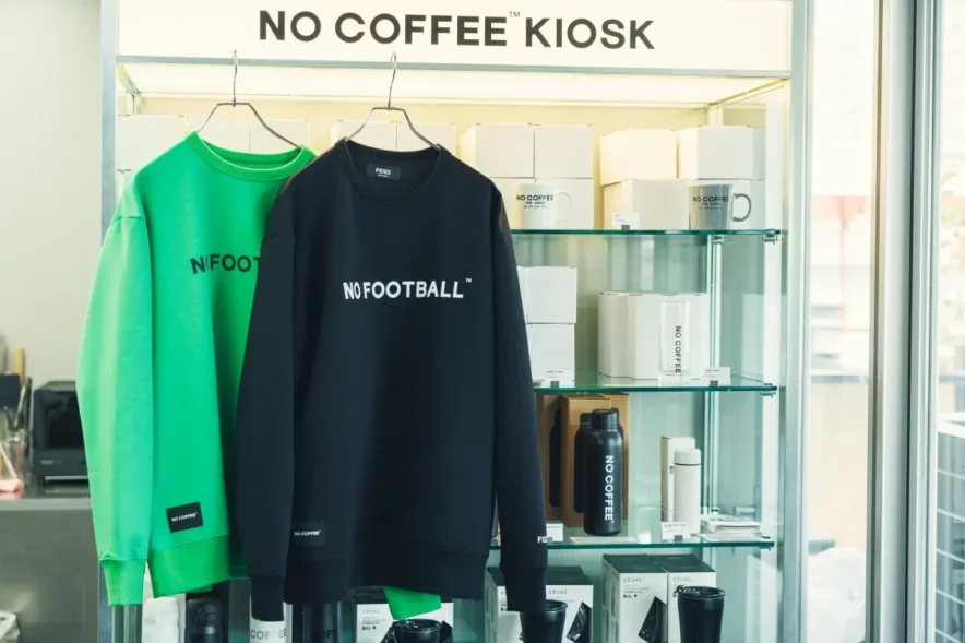 FIDES×NO COFFEEのNO FOOTBALLスウェット。ライトグリーンとブラック