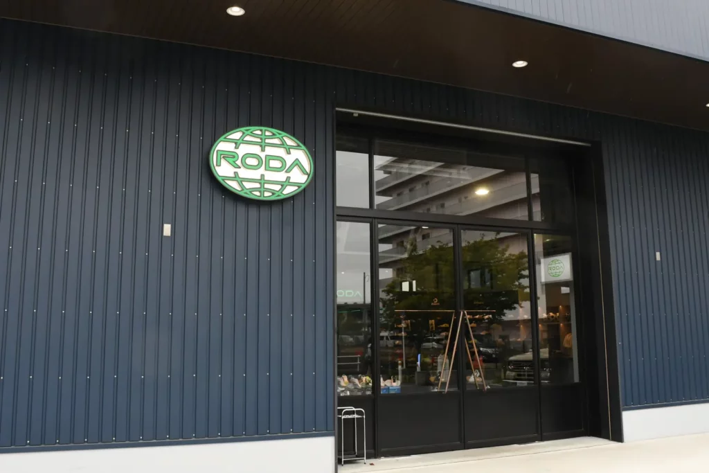 新横浜のフットボールショップRODAの外観